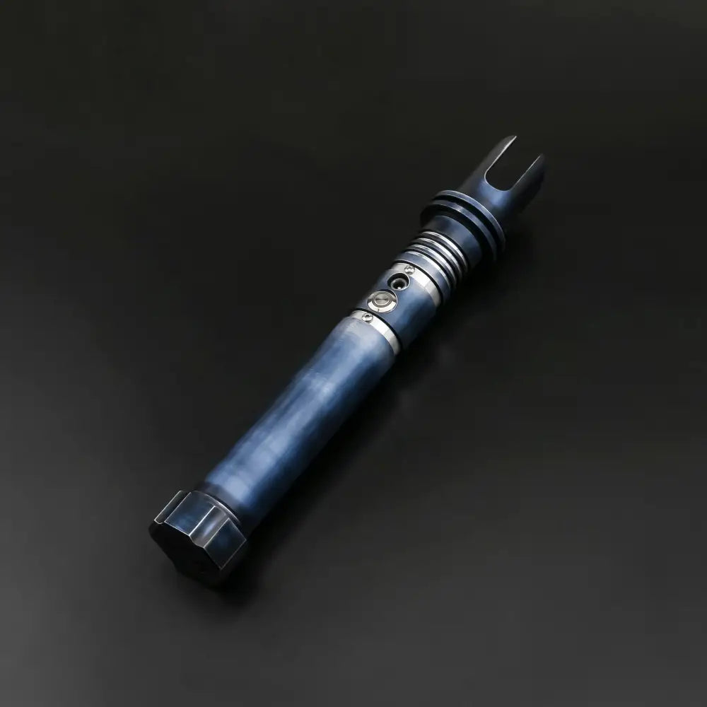 Eternal Forge Saber Giocattoli