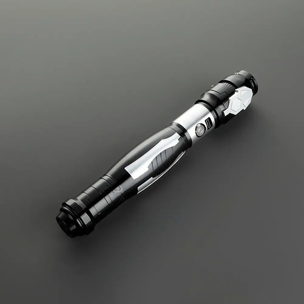 Shadow Sentinel Saber Giocattoli